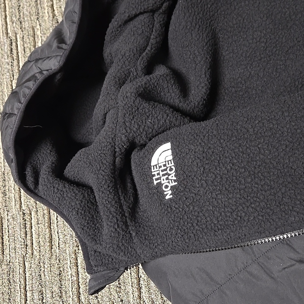 The North Face Reversible Charcoal Puffer Jacket - Picture 4 of 8